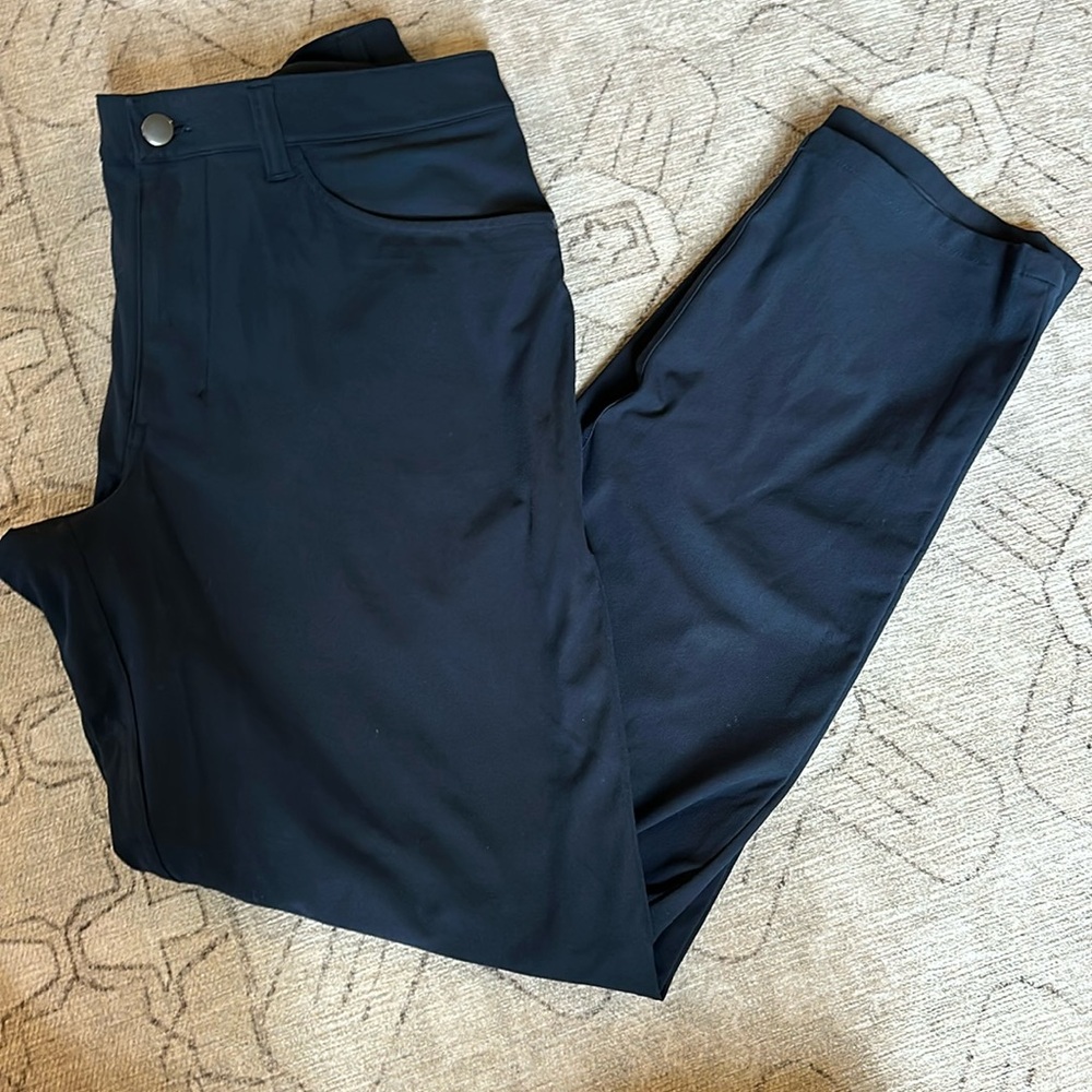 Lululemon ABC Classic pant. Sz 32/32L. True Navy